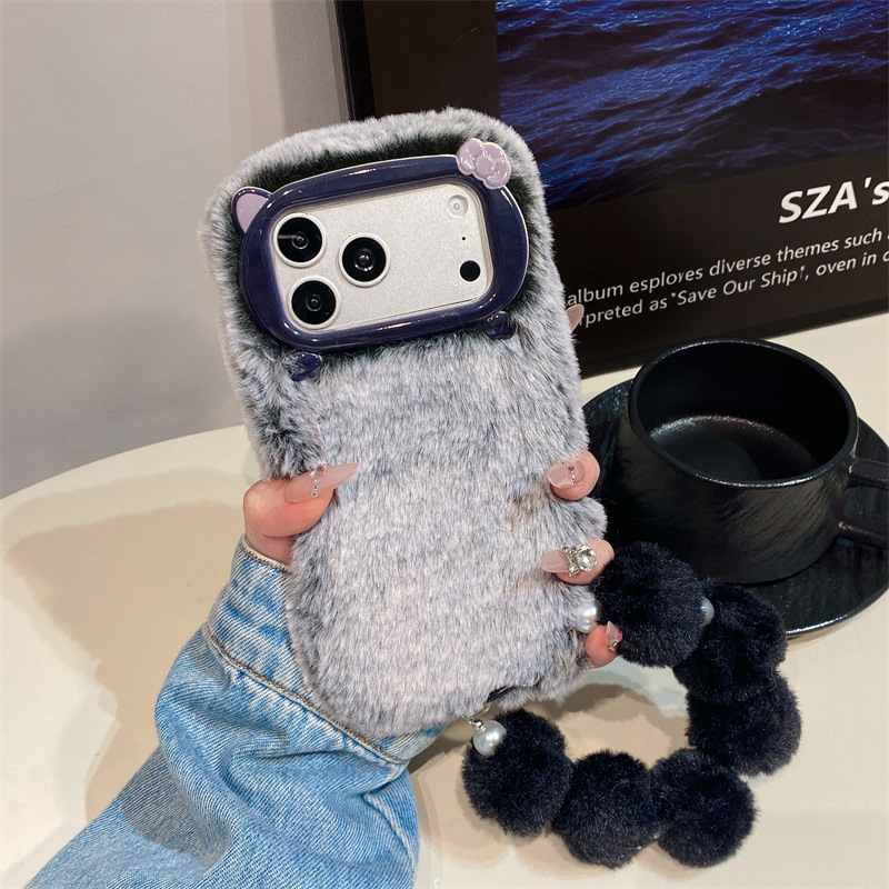 Lüks Düz Renkli Kürklü Peluş T - Apple Iphone 15 incelemesi ve fiyatı